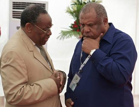 Emissários pressionam Higino a não concorrer