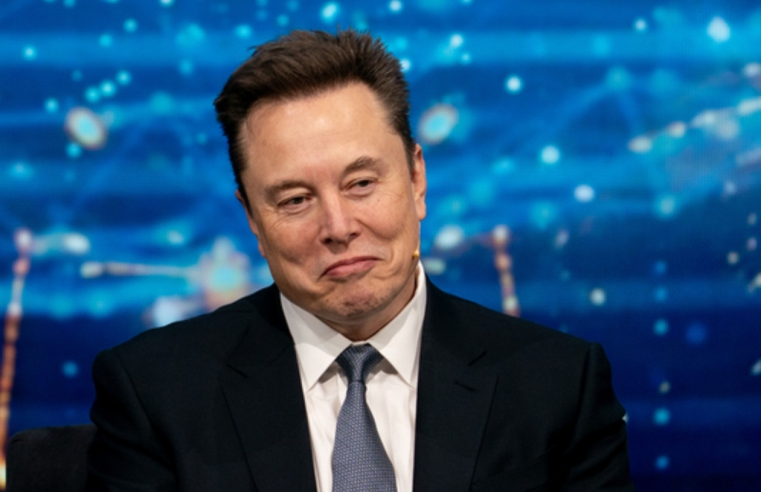 Elon Musk quer construir uma cidade na Lua em menos de 10 anos