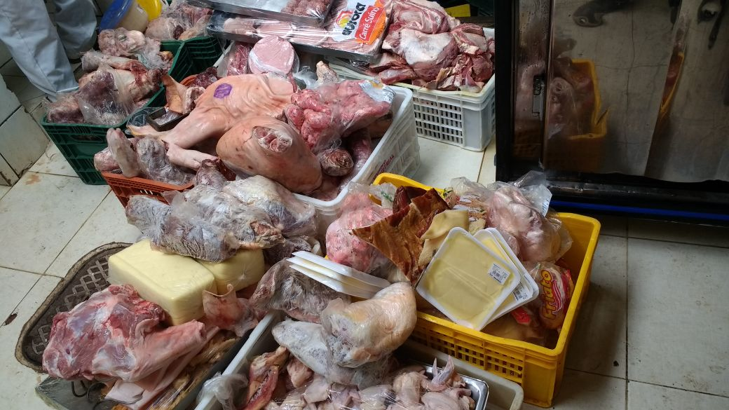REDUÇÃO DA IMPORTAÇÃO DE CARNE BOVINA É POSITIVA, MAS PREÇOS NÃO DEVEM BAIXAR JÁ, ALERTA ECONOMISTA